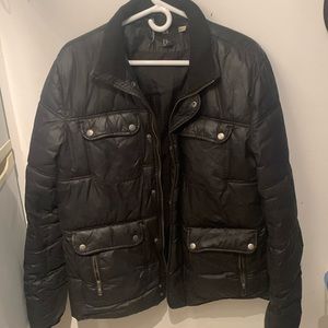Incredibly stylish Black puffer coat w/zipper pockets/buttons H and M SZ 40 R 🔥